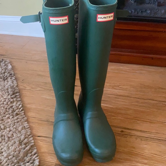 Hunter Shoes - Size 8 in woman’s -hunter boots